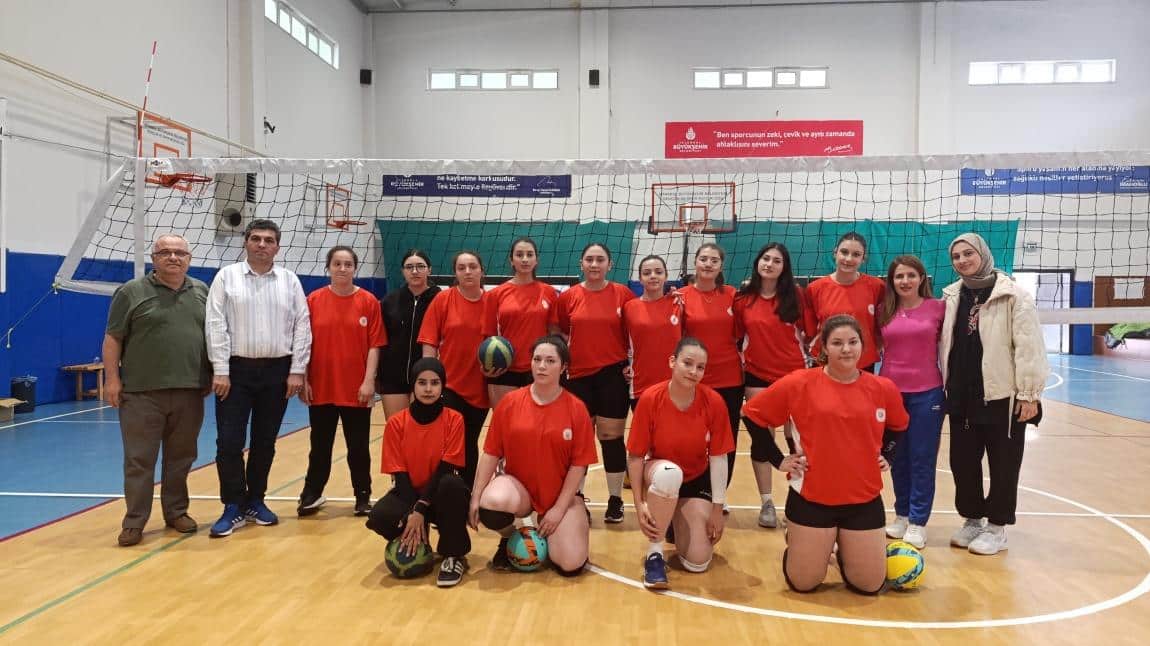 İLÇE GENÇLER VOLEYBOL ŞAMPİYONASINDA 2. GALİBİYETİMİZİ ALDIK...