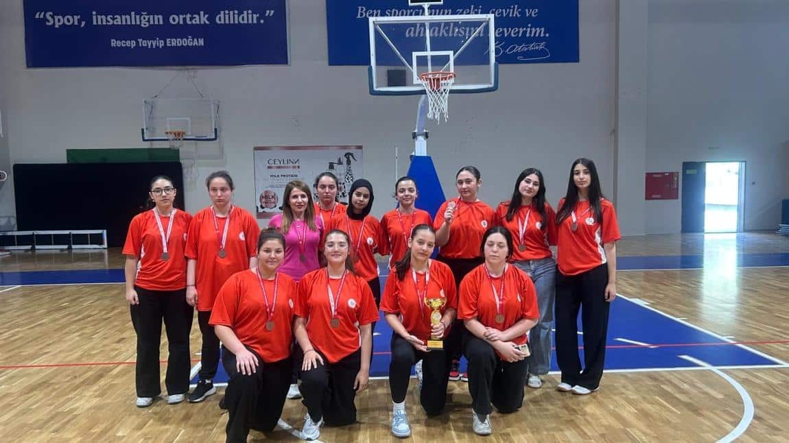 VOLEYBOLDA BAYRAMPAŞA İLÇE 4.LÜĞÜ...