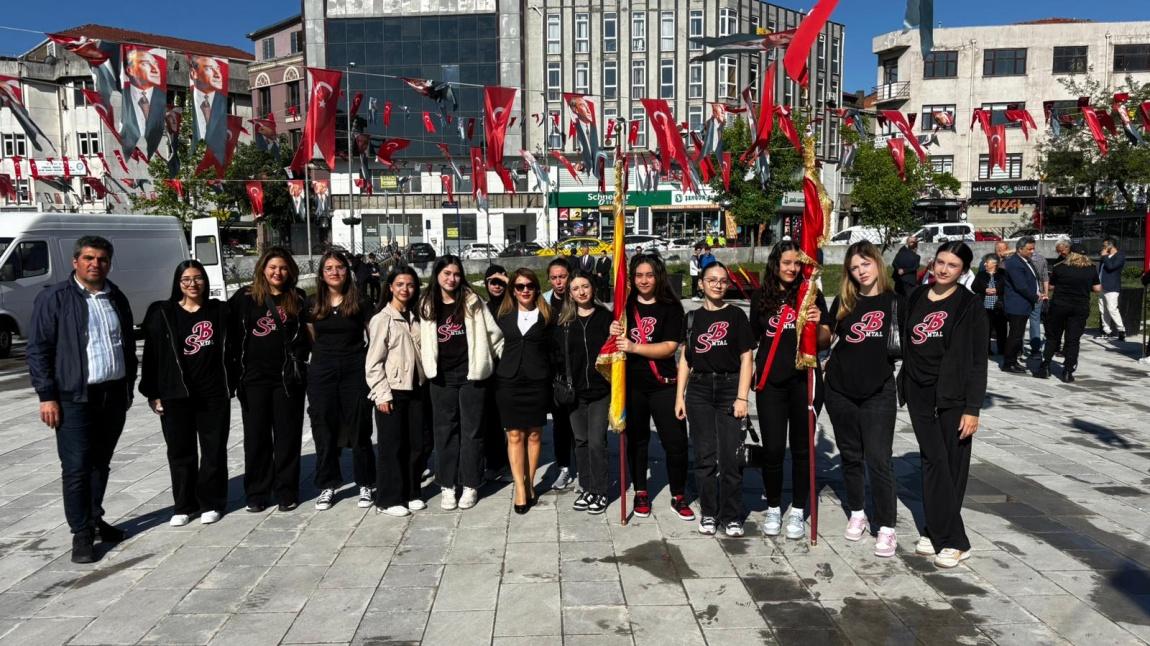 19 MAYIS ATATÜRK'Ü ANMA GENÇLİK VE SPOR BAYRAMI ÇELENK SUNMA TÖRENİ'NE KATILDIK…
